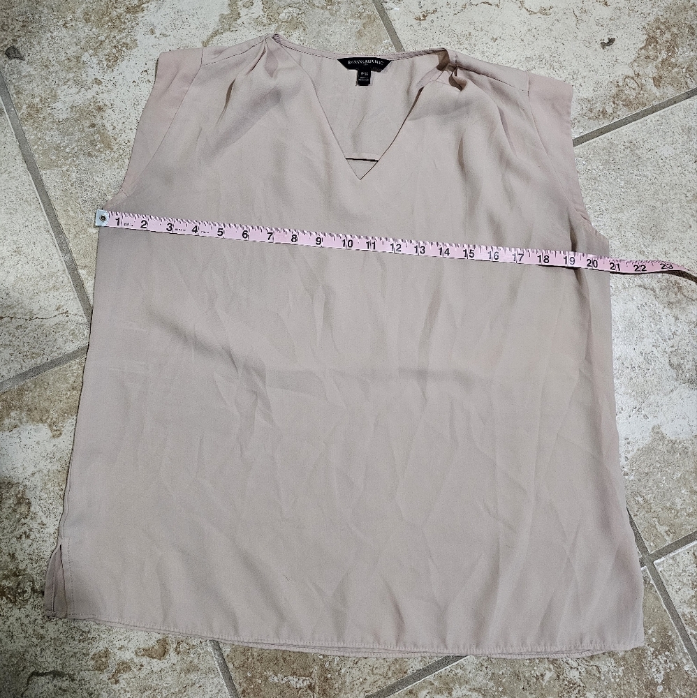 Banana Republic Womens Petite Medium Blush V Neck Blouse Minimalist Workwear - Picture 5 of 6